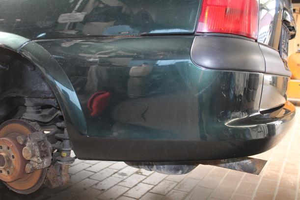 Foto: STOSSFÄNGER / STOSSSTANGE HINTEN eines Opel Vectra 1.8 Caravan