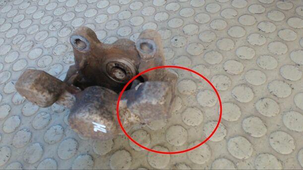 Foto: BREMSSATTEL HINTEN LINKS eines Opel Vectra 1.8 Caravan