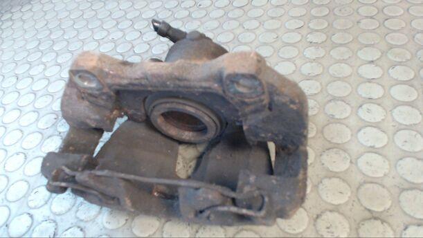 Foto: BREMSSATTEL VORN LINKS eines Opel Astra 2.0 DTI Caravan CL