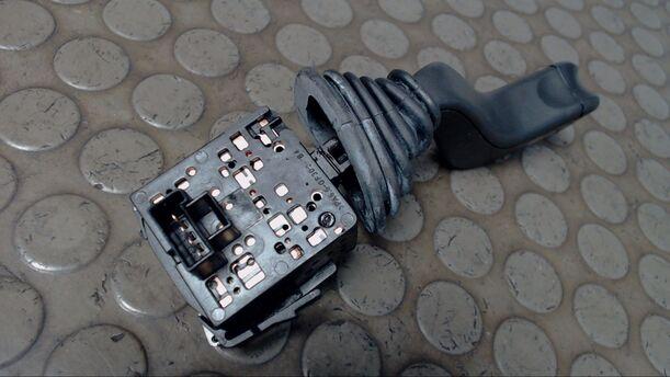 Foto: BLINKSCHALTER/KOMBISCHALTER eines Opel Meriva 1.4