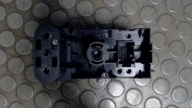 Foto: LICHTSCHALTER eines Opel Meriva 1.4
