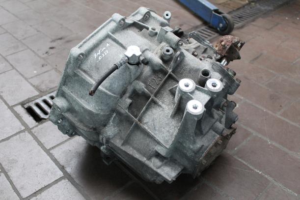 Foto: SCHALTGETRIEBE 5-GANG F23 eines Opel Zafira 2.0 DTI