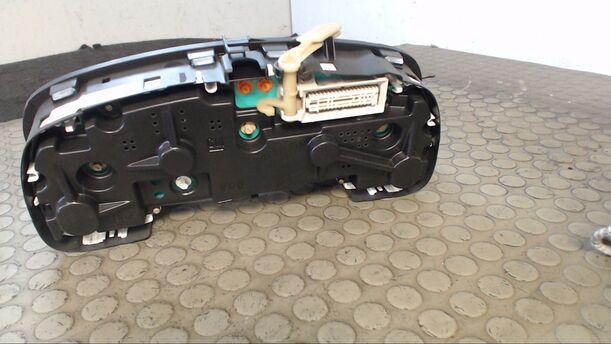 Foto: TACHOEINHEIT eines Opel Zafira 2.0 DTI
