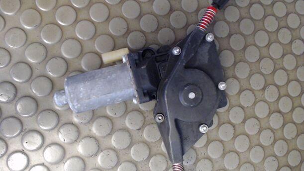 Foto: FENSTERHEBER ELEKTRISCH LINKS eines Ford Ka