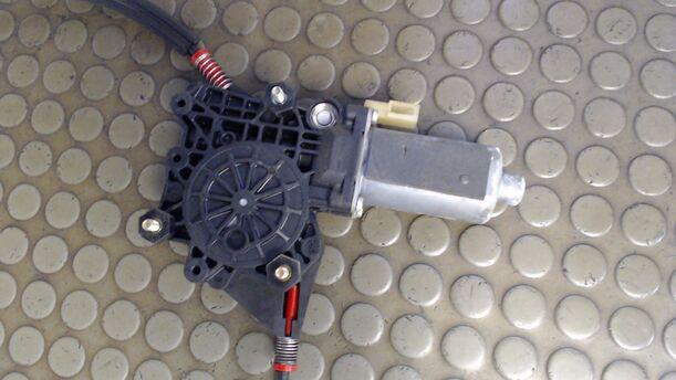 Foto: FENSTERHEBER ELEKTRISCH LINKS eines Ford Ka