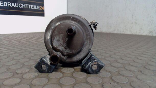 Foto: BEHÄLTER HYDRAULIKÖL SERVOLENKUNG eines BMW 318i Ambiente