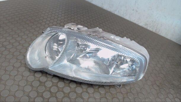Foto: SCHEINWERFER LINKS eines Alfa Romeo 147 1.6 Twin Spark