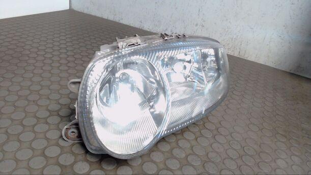 Foto: SCHEINWERFER LINKS eines Alfa Romeo 147 1.6 Twin Spark