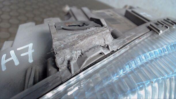 Foto: SCHEINWERFER LINKS eines Alfa Romeo 147 1.6 Twin Spark