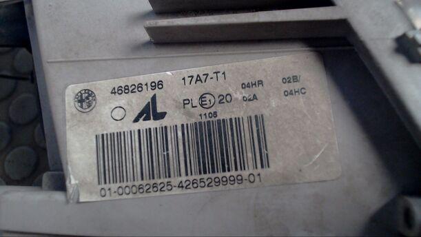 Foto: SCHEINWERFER LINKS eines Alfa Romeo 147 1.6 Twin Spark