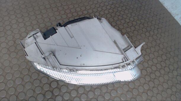 Foto: SCHEINWERFER LINKS eines Alfa Romeo 147 1.6 Twin Spark