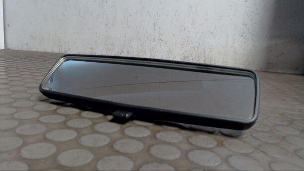 Foto: INNENSPIEGEL eines Alfa Romeo 147 1.6 Twin Spark