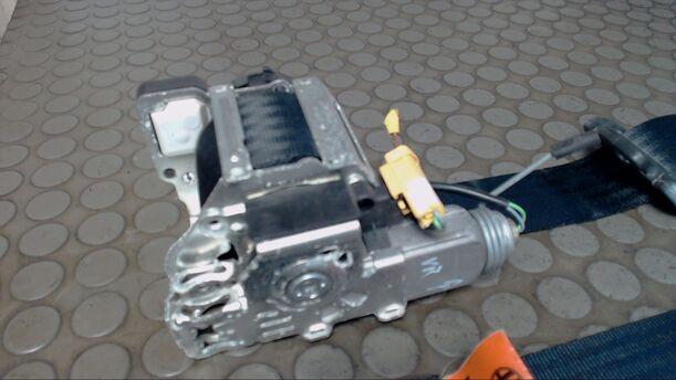 Foto: SICHERHEITSGURT VORNE RECHTS (2/3-TÜRER) eines Alfa Romeo 147 1.6 Twin Spark GL