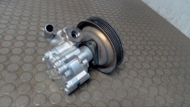 Foto: PUMPE SERVOLENKUNG eines Alfa Romeo 147 1.6 Twin Spark