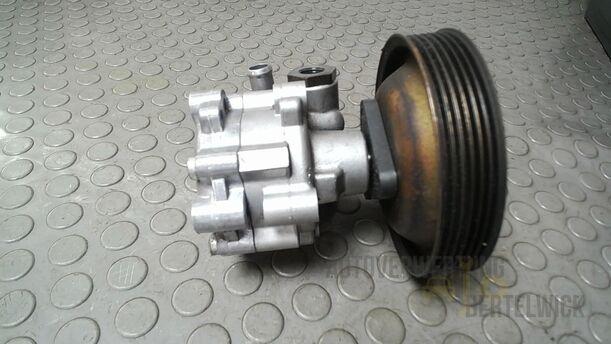 Foto: PUMPE SERVOLENKUNG eines Alfa Romeo 147 1.6 Twin Spark