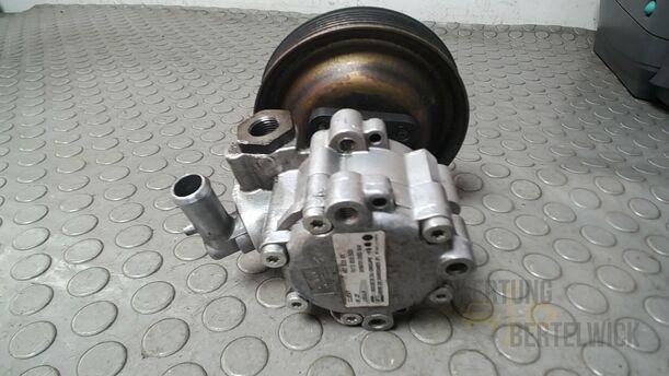 Foto: PUMPE SERVOLENKUNG eines Alfa Romeo 147 1.6 Twin Spark