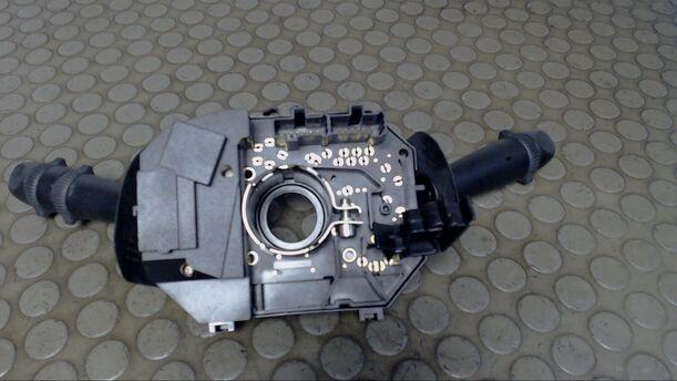 Foto: KOMBISCHALTER eines Alfa Romeo 147 1.6 Twin Spark GL