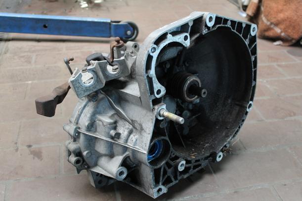 Foto: SCHALTGETRIEBE 5-GANG 18.14-9348712 C530 eines Alfa Romeo 147 1.6 Twin Spark