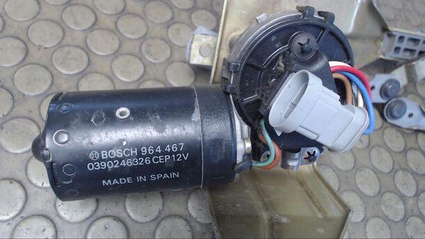 Foto: SCHEIBENWISCHERMOTOR VORN eines Renault R 19 1.8 GL