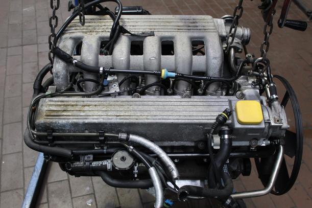 Foto: MOTOR XX25DT eines Opel Omega Caravan 2.5 TD GL