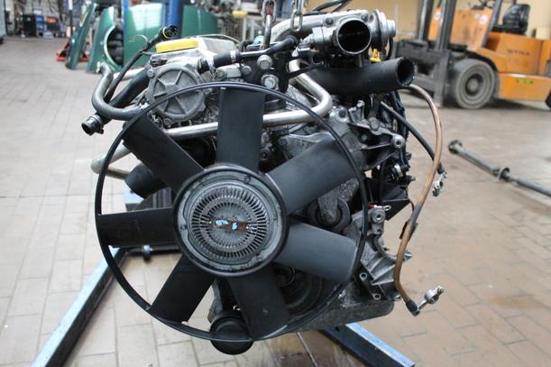 Foto: MOTOR XX25DT eines Opel Omega Caravan 2.5 TD GL