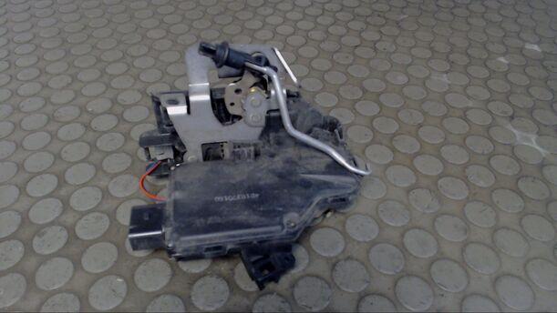 Foto: TÜRSCHLOSS VORN RECHTS eines Audi A6 Avant 2.5 TDI GL