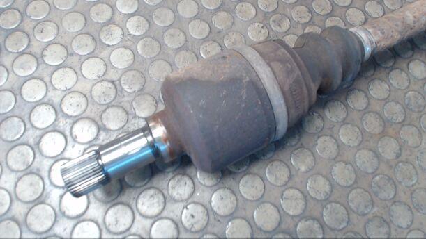 Foto: ANTRIEBSWELLE LINKS eines Peugeot Boxer HDi 290 C Cup