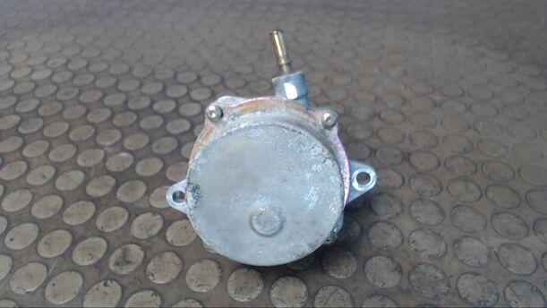 Foto: VAKUUMPUMPE eines Peugeot Boxer HDi 290 C Cup