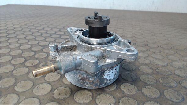 Foto: VAKUUMPUMPE eines Peugeot Boxer HDi 290 C Cup