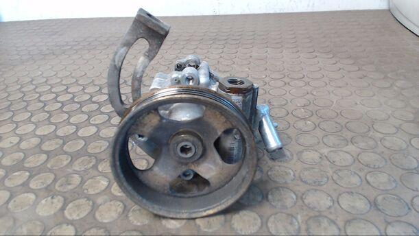 Foto: PUMPE SERVOLENKUNG eines Peugeot Boxer HDi 290 C Cup