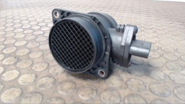 Foto: LUFTMASSENMESSER BOSCH eines Audi A3 1.8 Cup