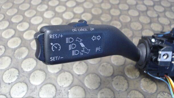 Foto: LENKSTOCKMODUL / BLINKERSCHALTER eines VW Golf Cabrio 1.6 TDI BlueMotion Technology Cup