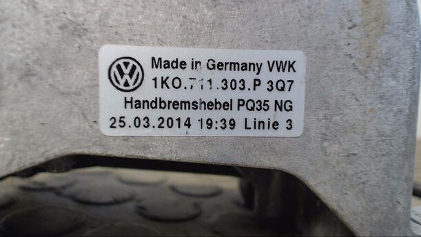 Foto: HANDBREMSHEBEL eines VW Golf Cabrio 1.6 TDI BlueMotion Technology Cup