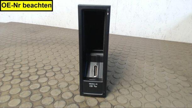 Foto: MULTIMEDIA INTERFACE eines VW Golf Cabrio 1.6 TDI BlueMotion Technology Cup