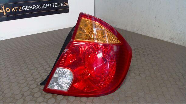 Foto: HECKLEUCHTE / RÜCKLEUCHTE RECHTS BESCHÄDIGT eines Hyundai Accent 1.3i SLX