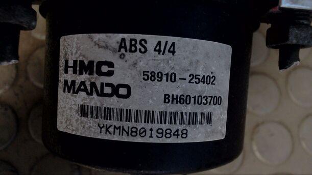 Foto: HAUPTBREMSAGGREGAT ABS eines Hyundai Accent 1.3i SLX