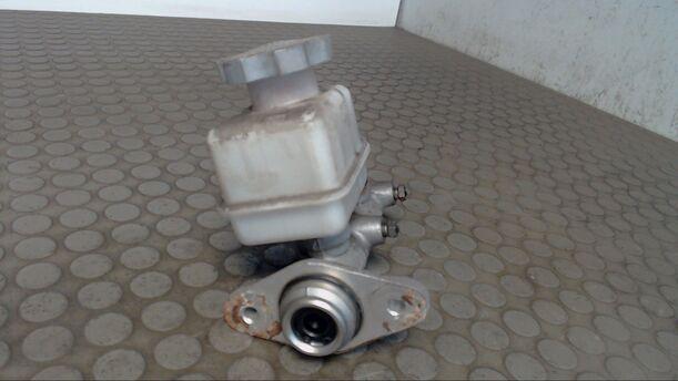 Foto: HAUPTBREMSZYLINDER eines Hyundai Accent 1.3i SLX