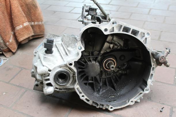 Foto: SCHALTGETRIEBE GT85 ( FÜR BASTLER) eines Hyundai Accent 1.3i Cup