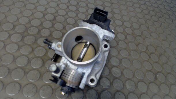 Foto: DROSSELKLAPPENSTUTZEN eines Hyundai Accent 1.3i SLX