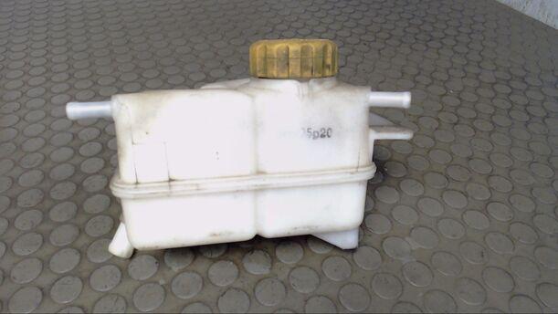 Foto: AUSGLEICHSBEHÄLTER eines Chevrolet Kalos 1.4 16V