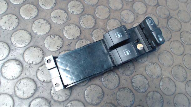 Foto: FENSTERHEBERSCHALTER eines Seat Leon 1.9 TDI Cup