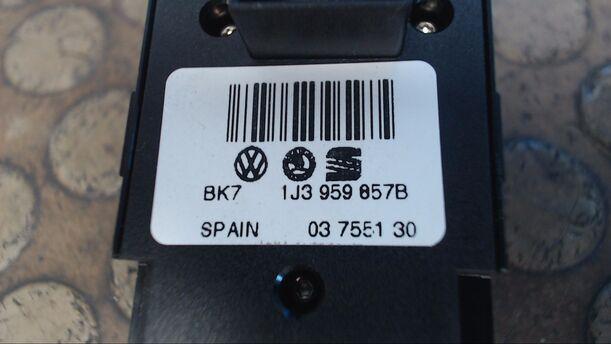 Foto: FENSTERHEBERSCHALTER eines Seat Leon 1.9 TDI Cup