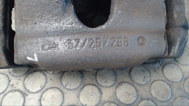 Foto: BREMSSATTEL VORNE LINKS eines Mercedes-Benz E 240 T