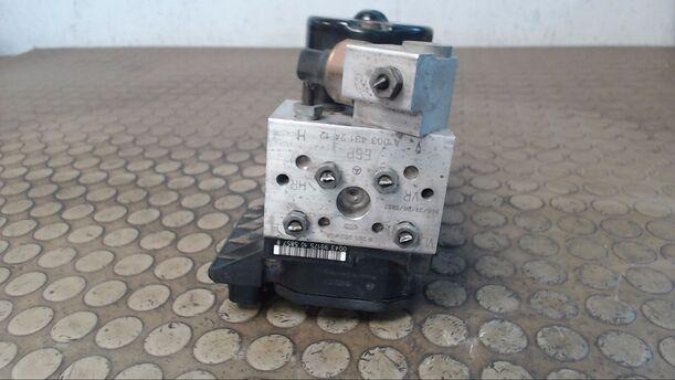 Foto: HAUPTBREMSAGGREGAT ABS/ESP eines Mercedes-Benz E 240 T