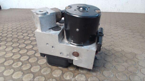 Foto: HAUPTBREMSAGGREGAT ABS/ESP eines Mercedes-Benz E 240 T