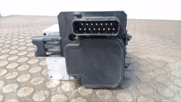 Foto: HAUPTBREMSAGGREGAT ABS/ESP eines Mercedes-Benz E 240 T