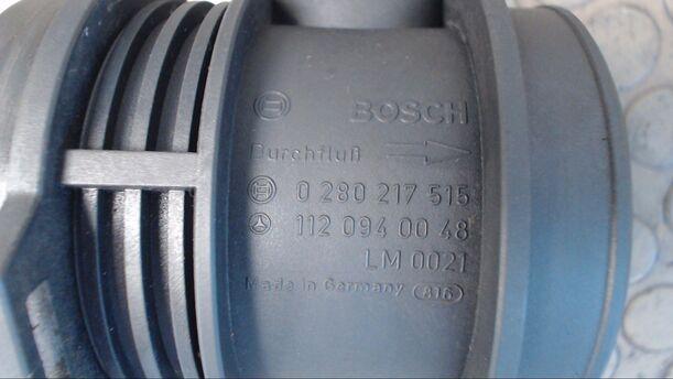 Foto: LUFTMASSENMESSER BOSCH eines Mercedes-Benz E 240 T