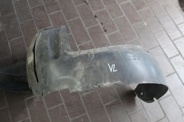 Foto: INNENRADHAUS VORN LINKS eines Citroen C8 2.0 HDi