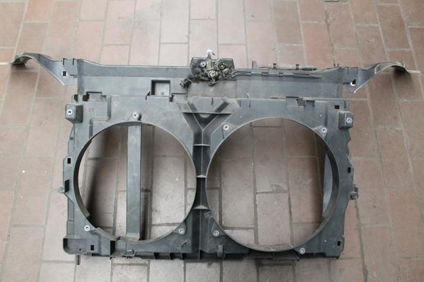 Foto: SCHLOSSTRÄGER / FRONTBLECH eines Citroen C8 2.0 HDi