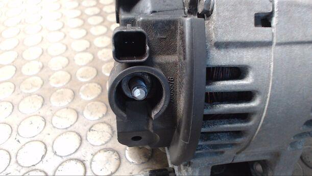 Foto: LICHTMASCHINE VALEO eines Citroen C8 2.0 HDi
